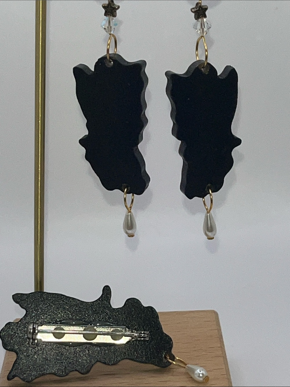 Rare Designs From The Deep Gold Queen Bee Fairy Dangle Earrings & Brooch - Picture 5 of 7